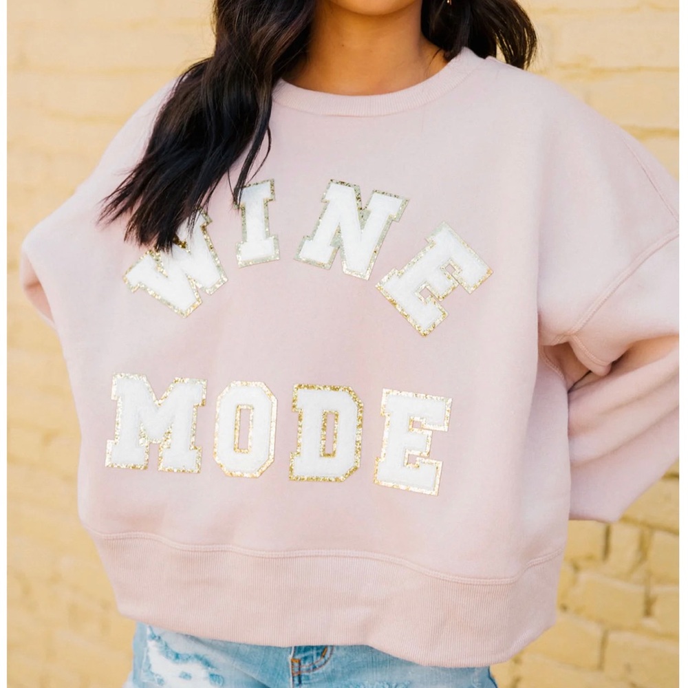 Judith March Wine Mode Pullover - Size M (NWOT) - Blush colored